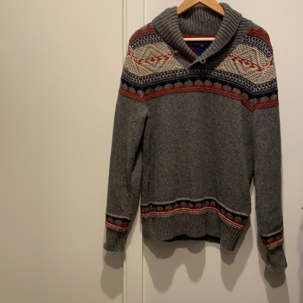 Tommy sweater